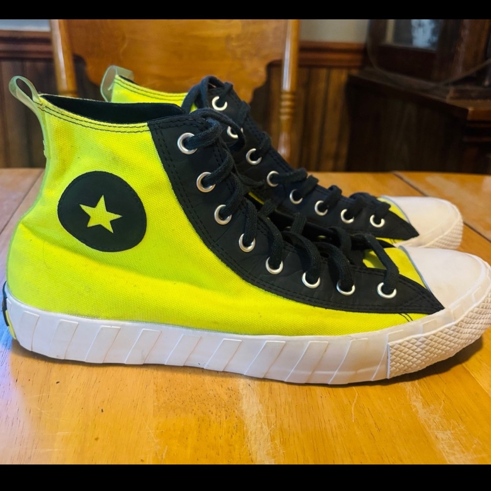 Converse UNT1TL3D Yellow/Black High Tops~ Mens Size 11